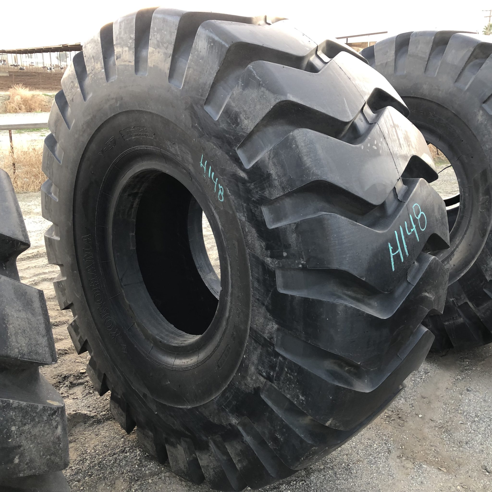 29.5X29 Yokohama OTR Tire L4 Y67ET 22Ply CONDITIONNewTREAD DEPTH 99