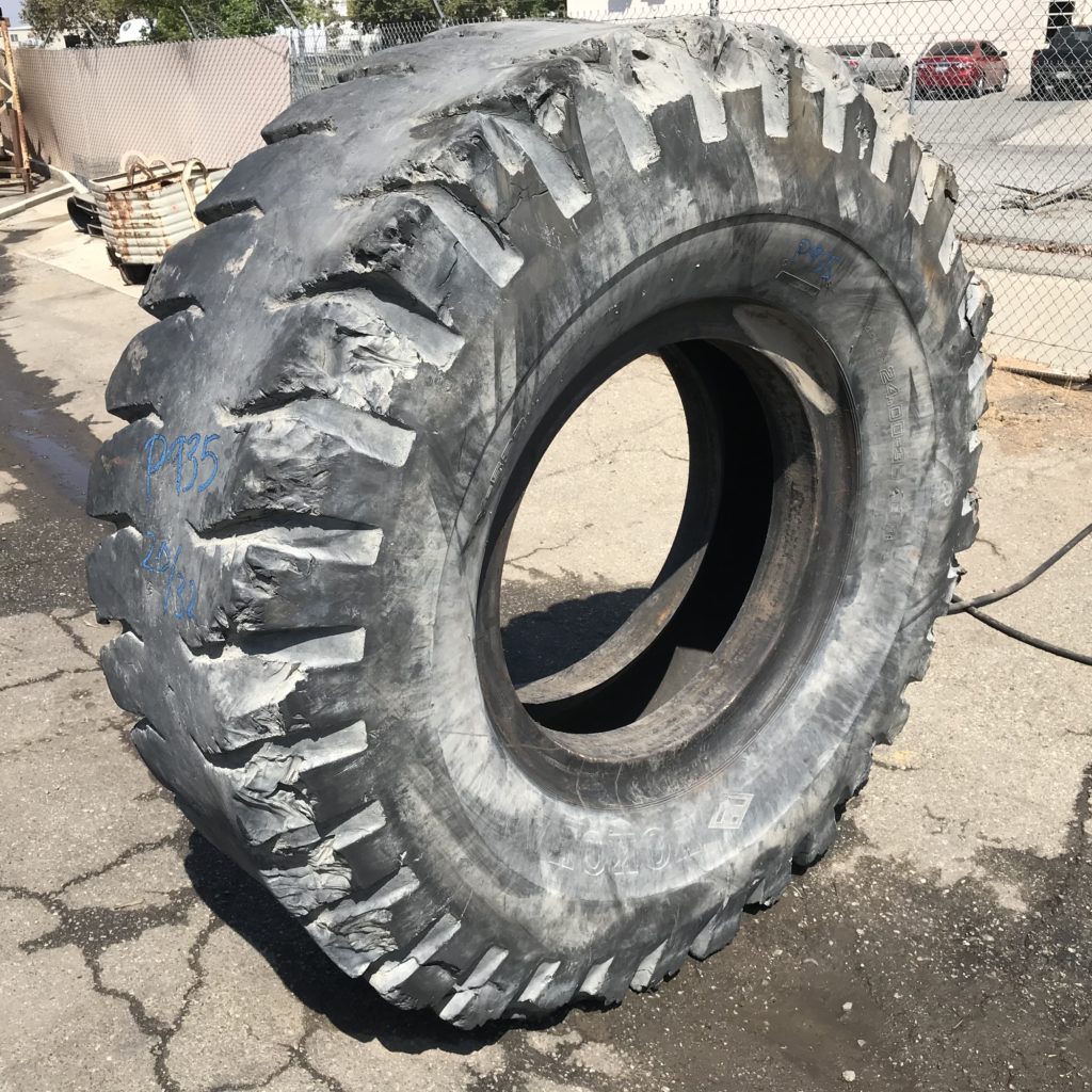24.00X35 Yokohama OTR Tire E4 IND4 Y523 36Ply CONDITIONUsedTREAD