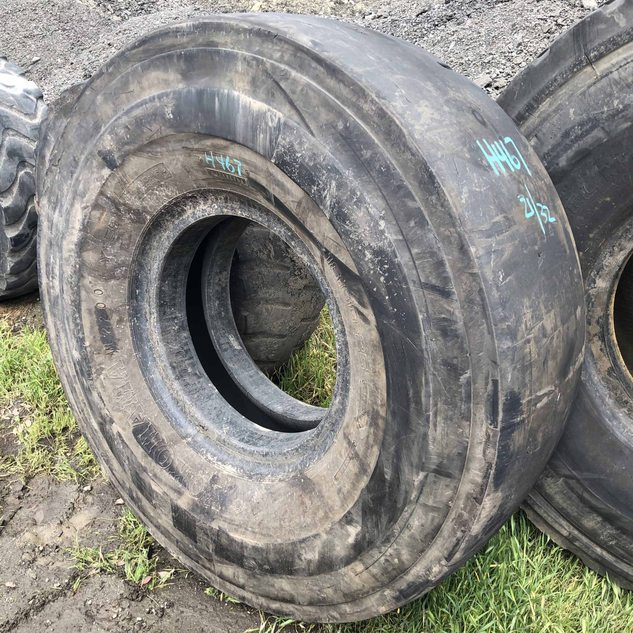 18.00X25 Yokohama OTR Tire L5S Y69S 40Ply CONDITION UsedTREAD DEPTH