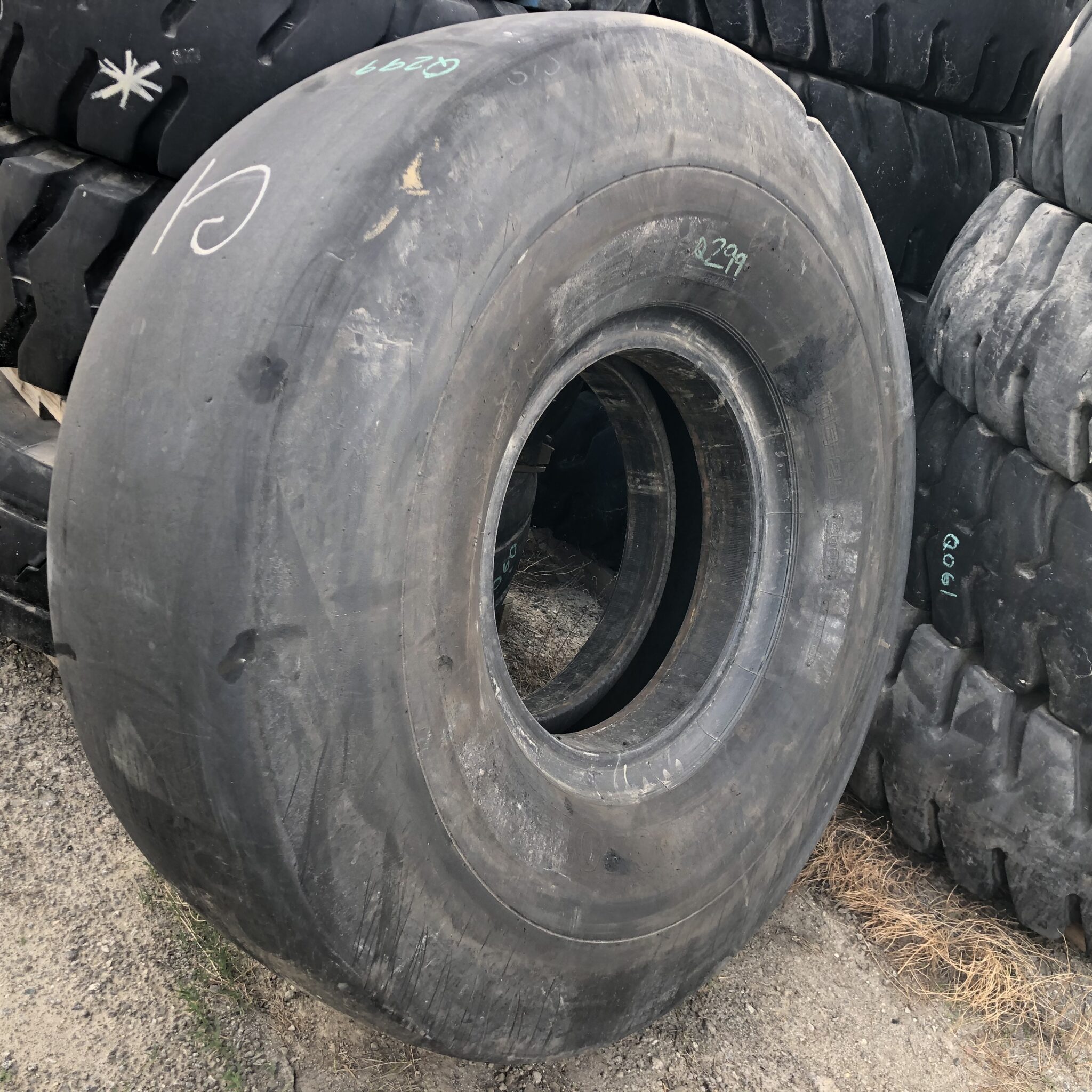 18.00X25 Yokohama OTR Tire L5S Y69S 40Ply CONDITIONRetreadUsedTREAD