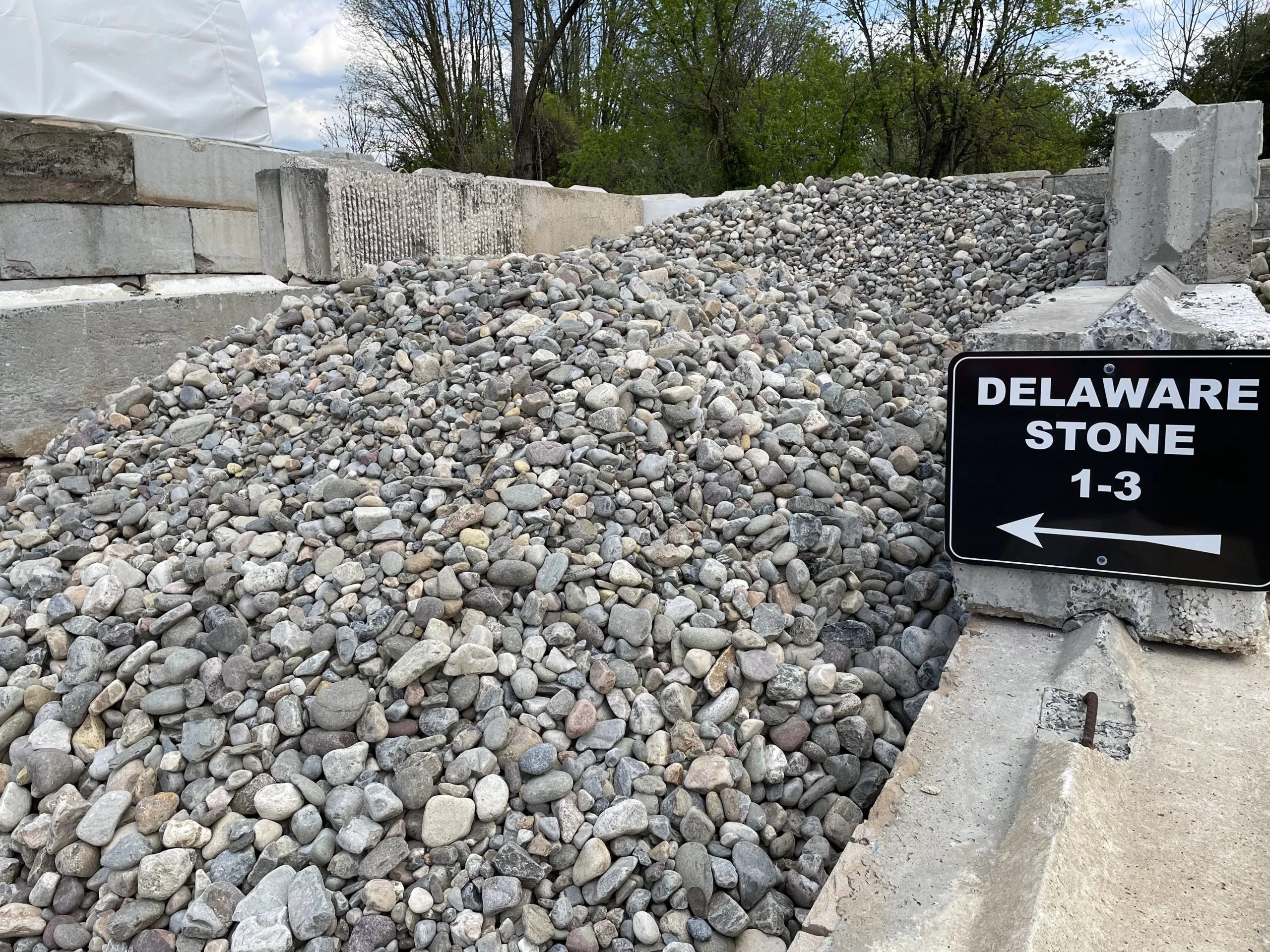 Delaware River Stone 13" Halter Materials