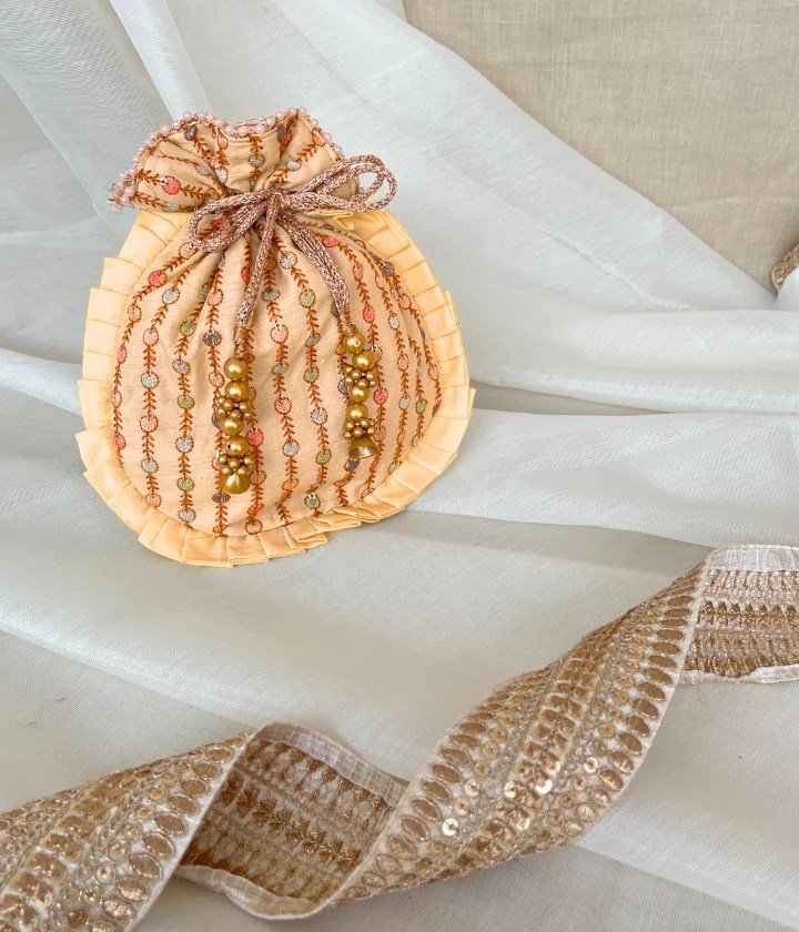 Green and Offwhite Table Mat Hamari Asha