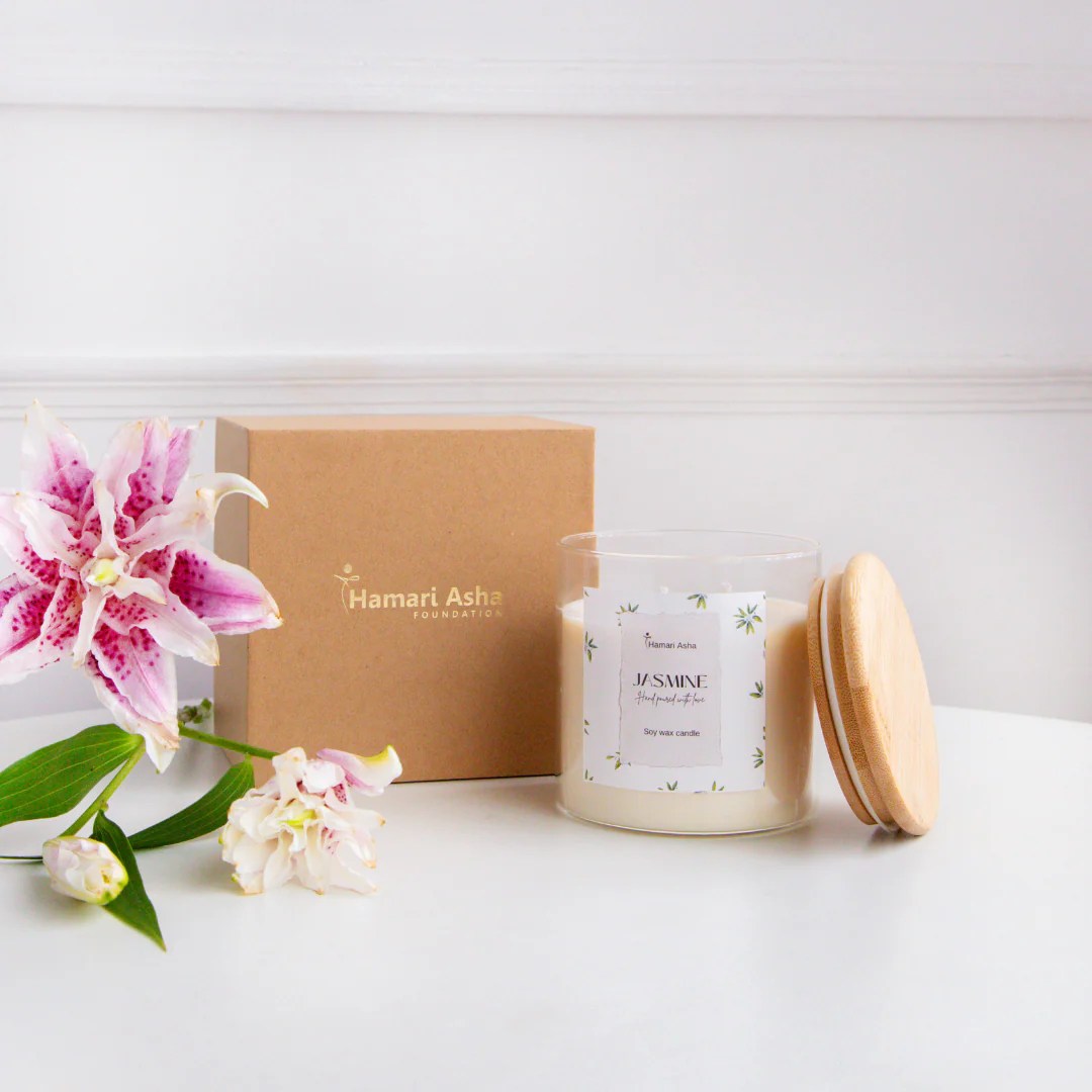Plain Candles With Wooden Lid Hamari Asha