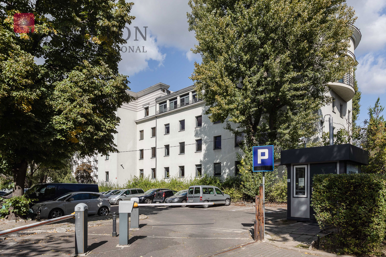 Miła 2, Warszawa, Miła Hamilton International