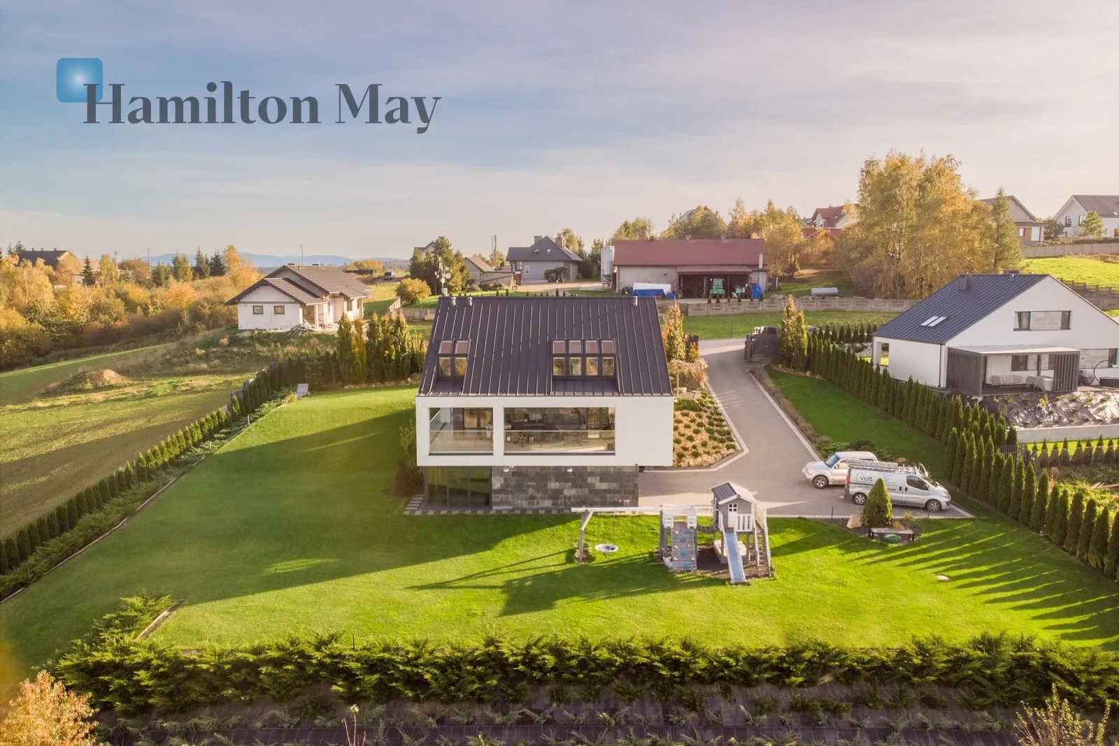 Luxurious, modern villa with a panoramic terrace and a beautifully designed garden Hamilton May