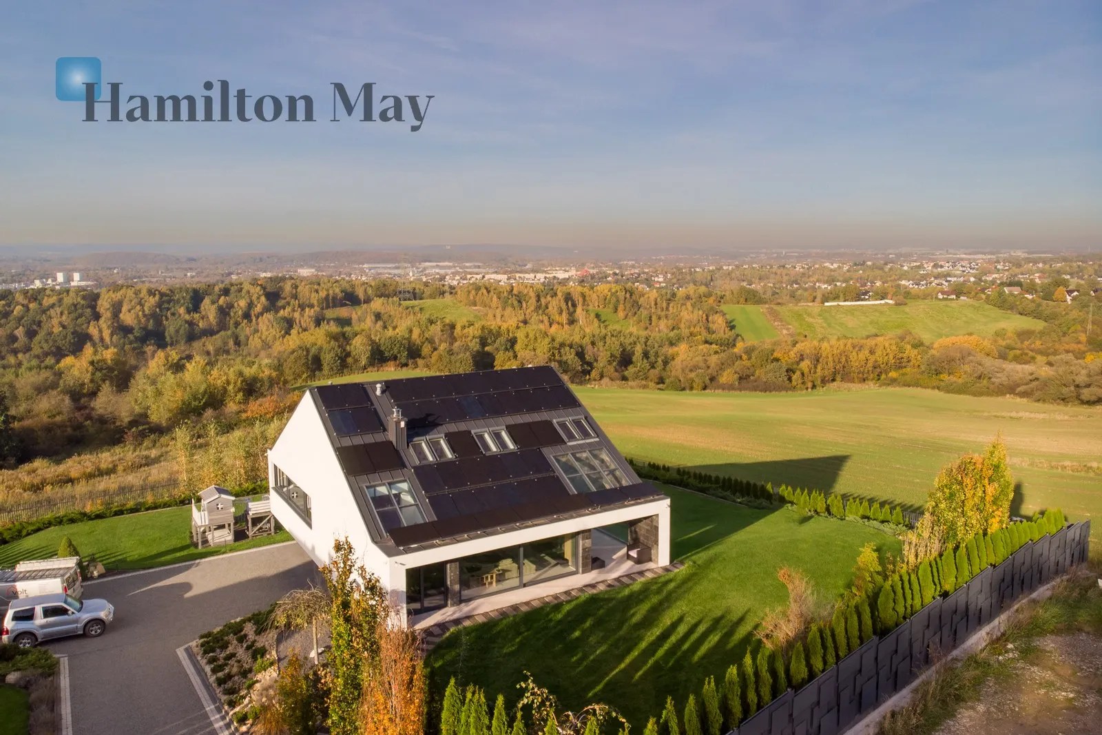 Luxurious, modern villa with a panoramic terrace and a beautifully designed garden Hamilton May