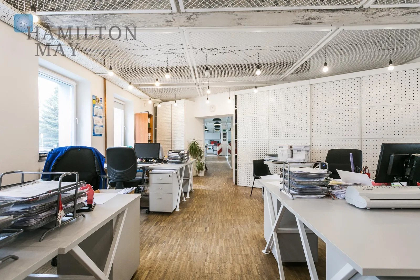 Office space with 15 parking spaces and warehouse space for rent Hamilton May