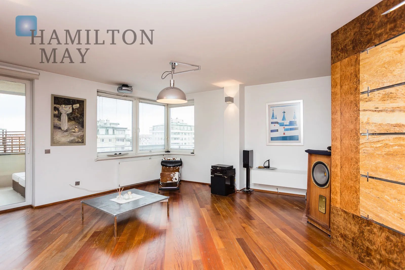 Beautiful apartment at Cardinal Wyszyński Square Hamilton May