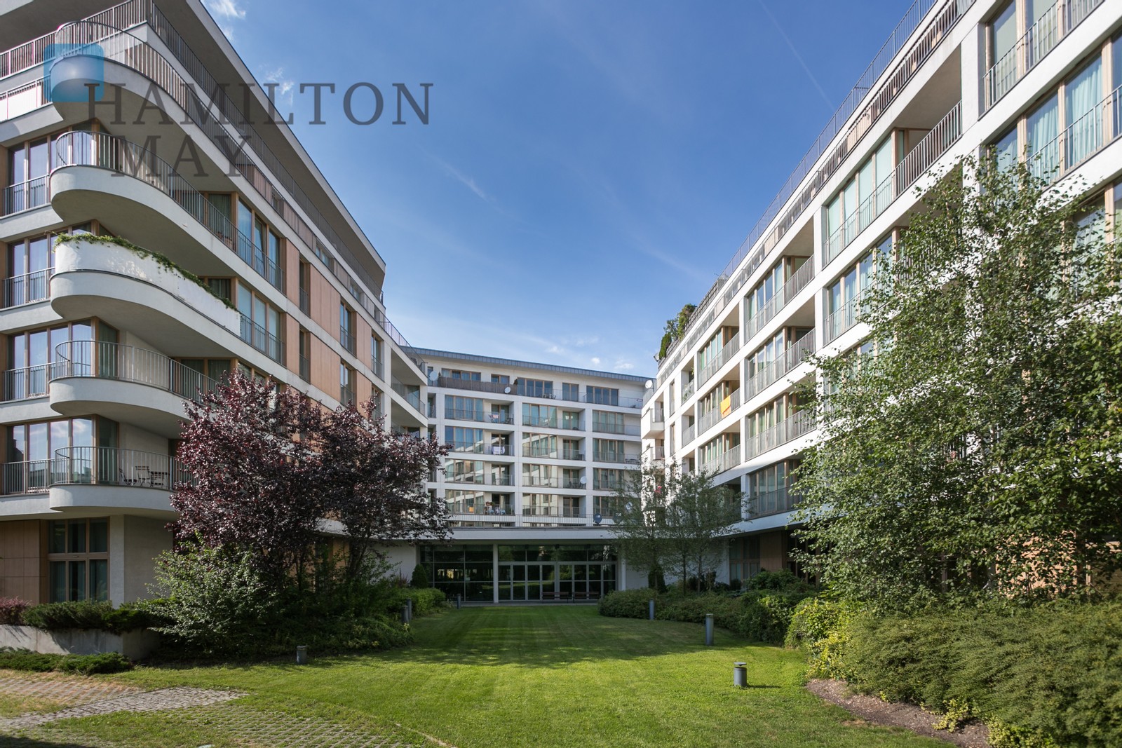 Spacious two bedroom apartment with a parking space in the underground