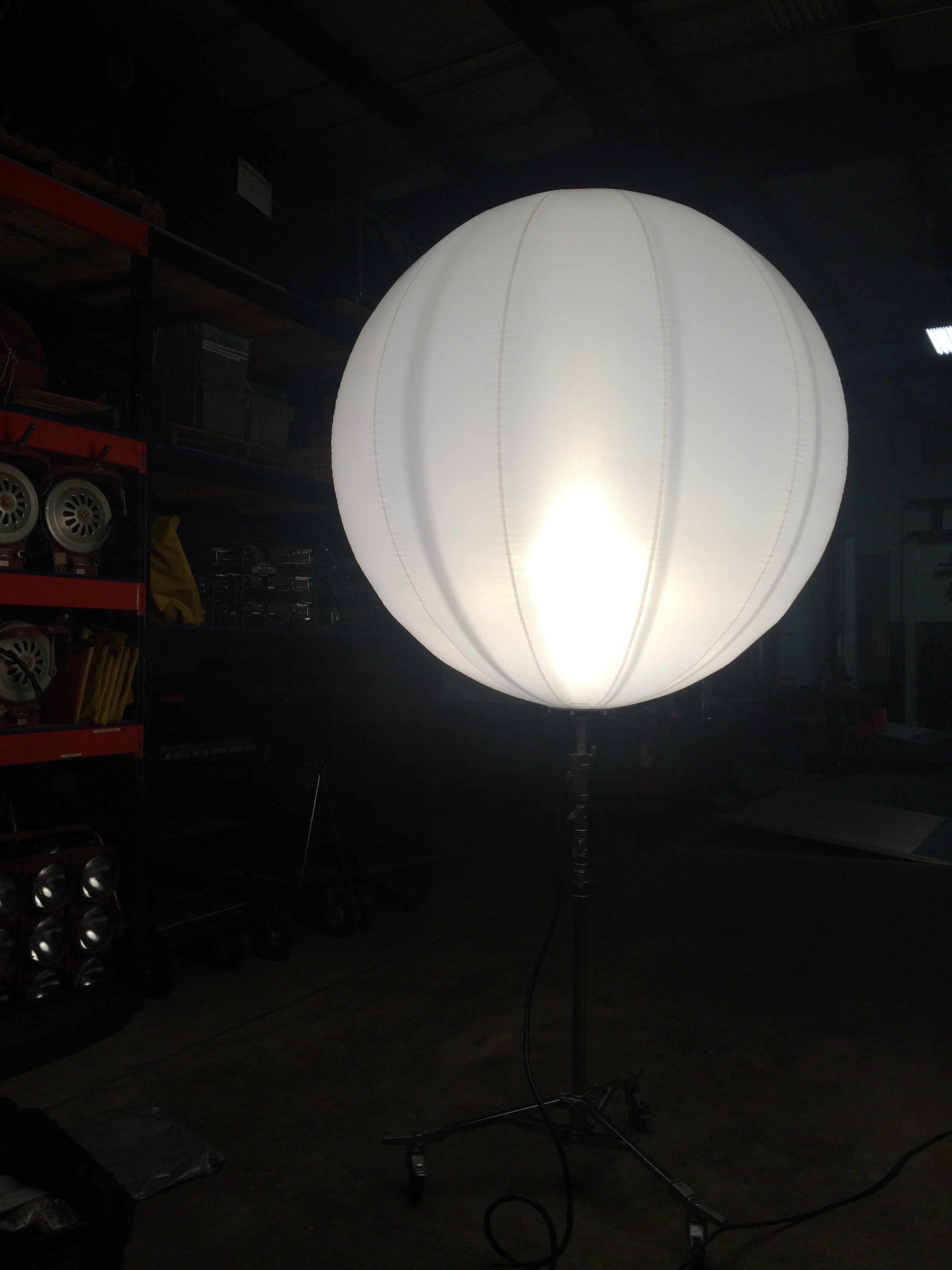 Inflate A Light (Airstar Balloon) Hammer Lighting and Grip