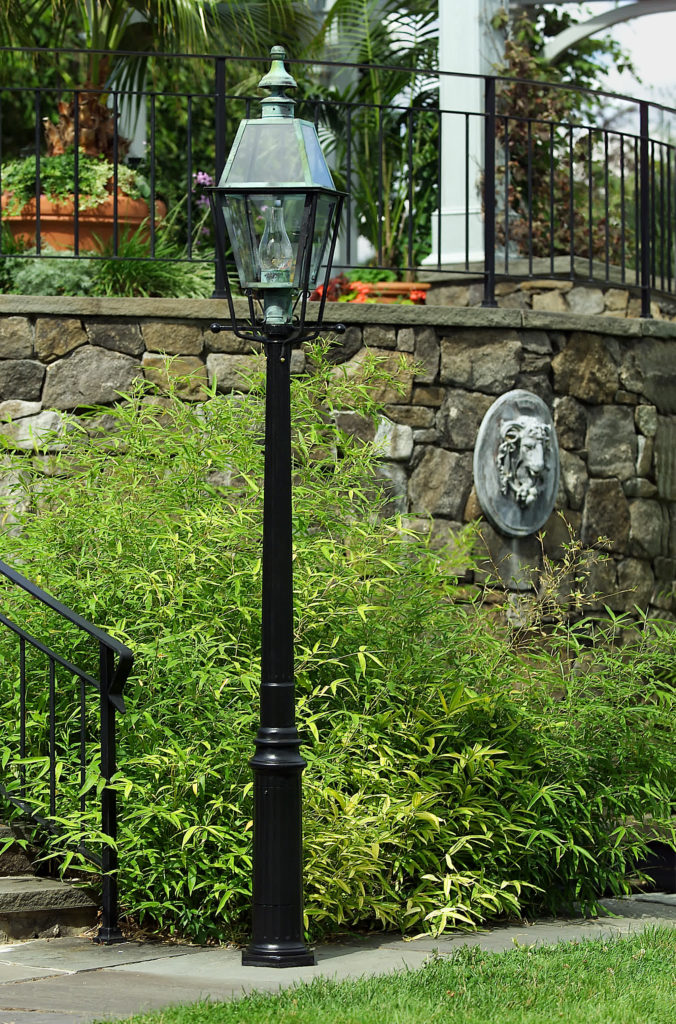 Cast Aluminum Lantern Poles & Pole Colonial Light Post