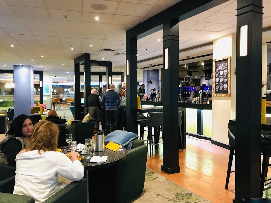 Lounge Bar Opening Times, Contacts Bar in London