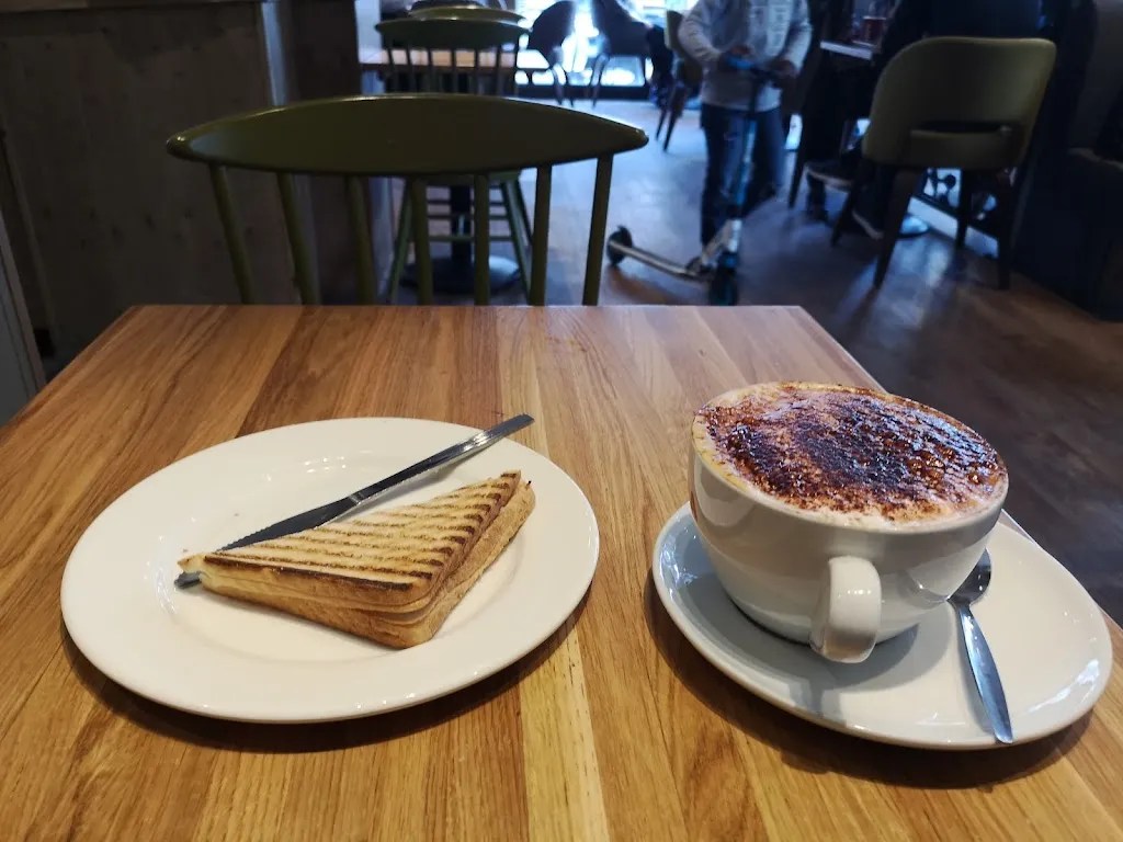 Costa Coffee Opening Times, Contacts Coffee shop in London