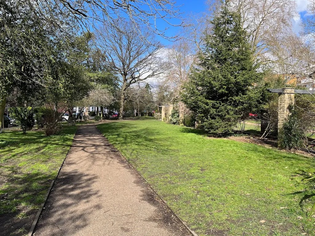Claremont Gardens Opening Times, Contacts Park in London