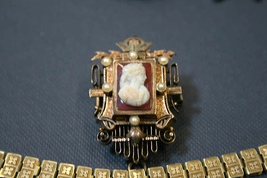 Gallery Hampton House Auctions