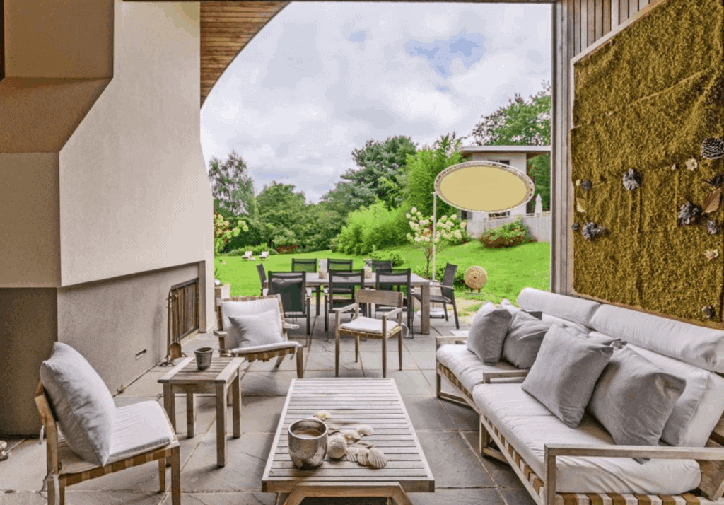 271 Flying Point Road Southampton, NY — Hamptons Real Estate Showcase