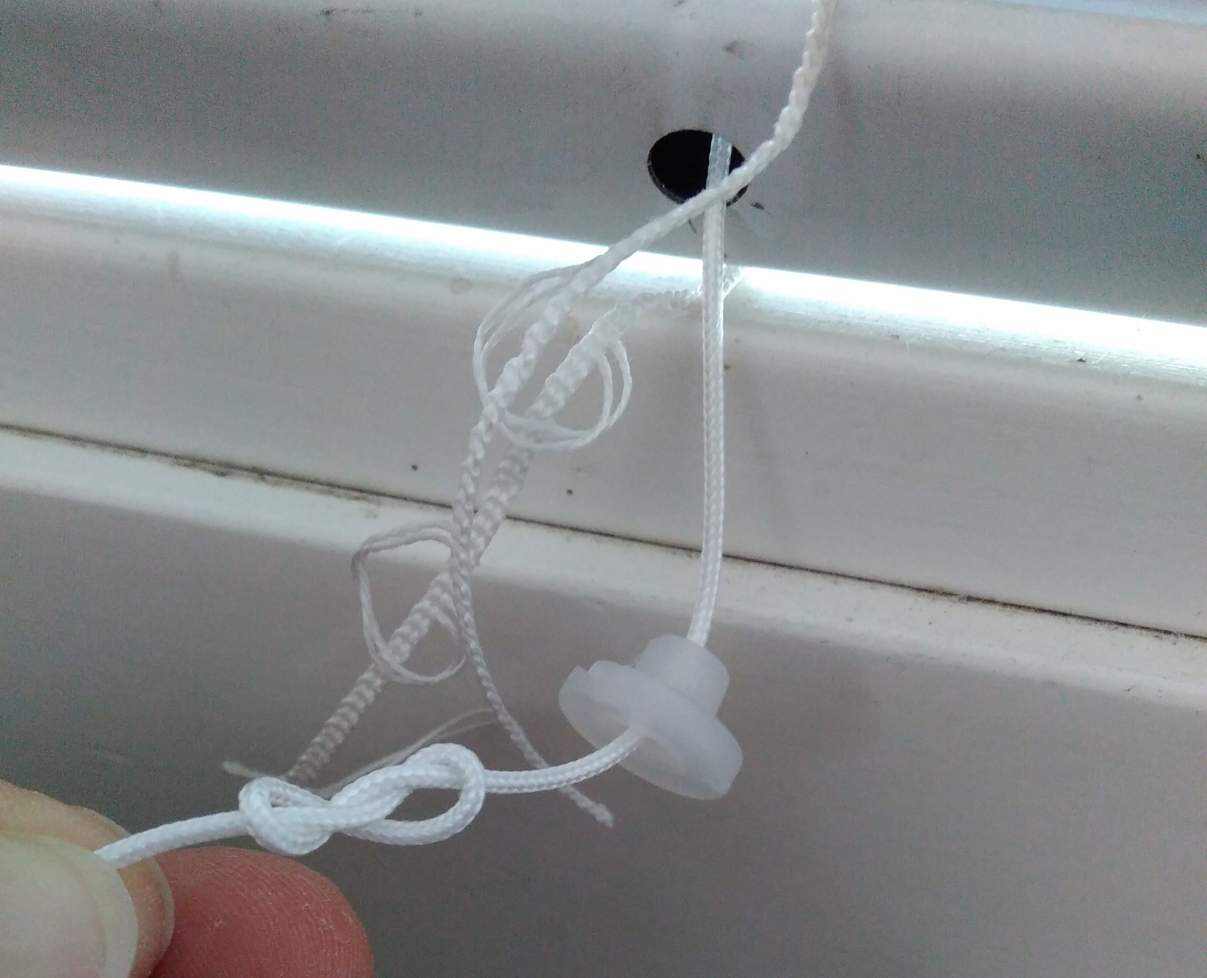 byta persiennsnöre Laga En Trasig Persienn | Händelsevis