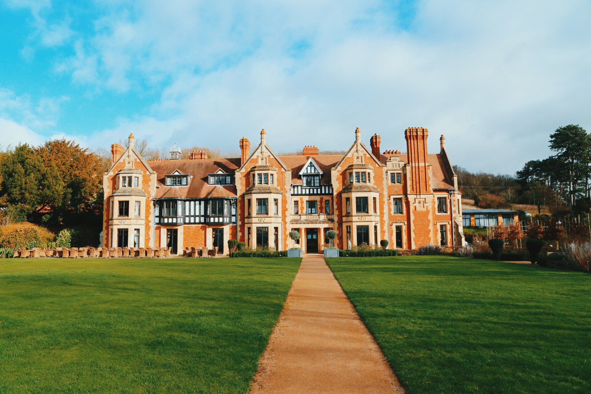 Plan A Perfect Weekend In The Beautiful Cotswolds, England Hand