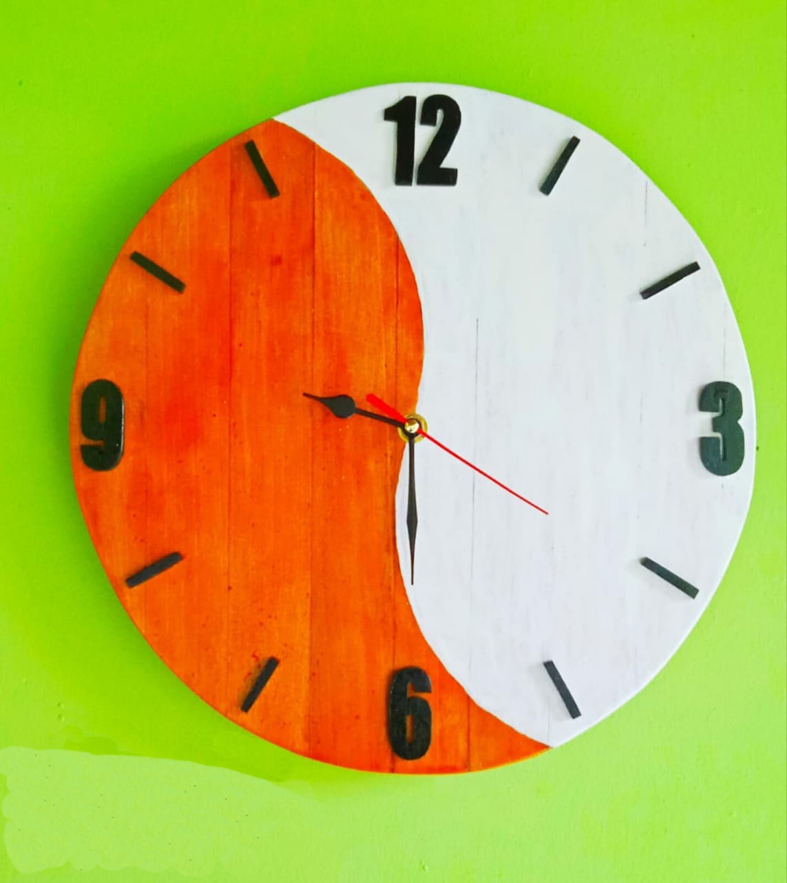 Wall clocks made of wood HandyBuy.lk Sri Lanka's Fastest Growing E