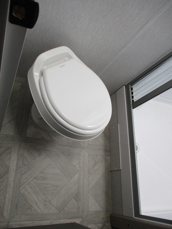 Salem 2023 27RK PLATINUM EDITION **** 32,000 **** Robert Handy