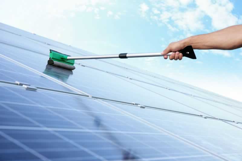 How to Clean Solar Panels Like a Pro