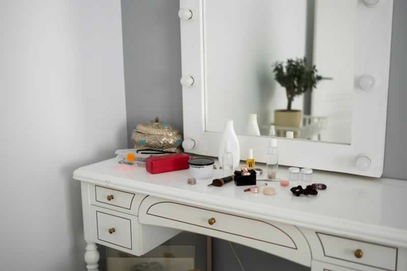 How a Dressing Table Can Simplify Your Morning Routine