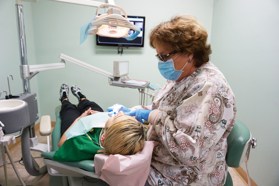 How To Find The Right Dentist For Your Parents In Victorville