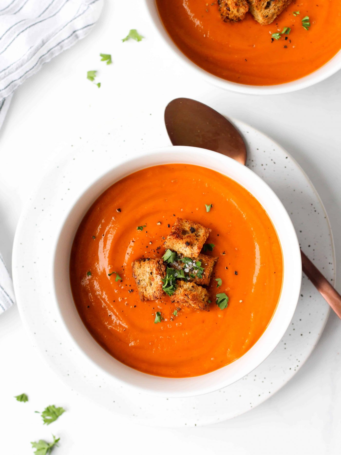 Tomato Basil Soup (easy, creamy and healthy!) Hannah Magee RD
