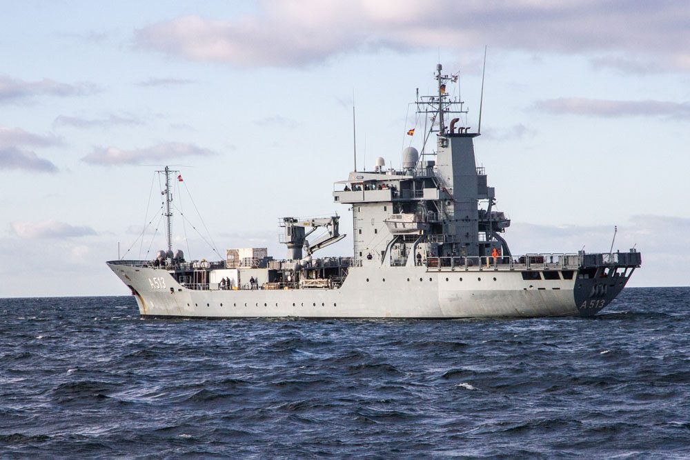 Tender »Rhein« auf dem Weg in die Ägäis