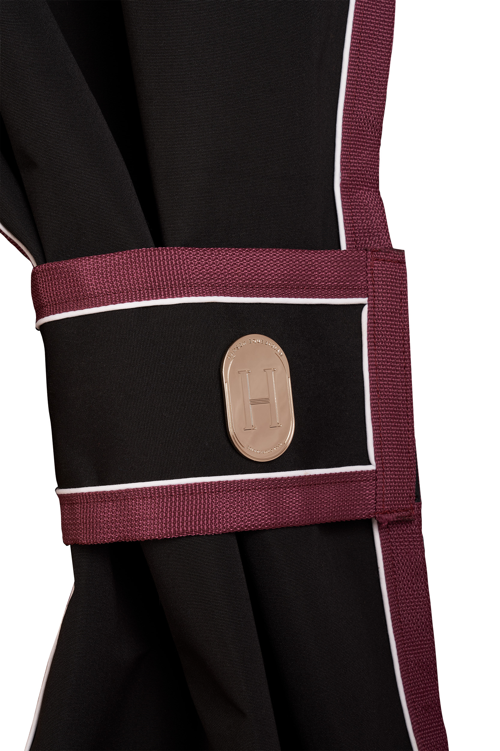 Custom Tack Stall Drape Hansen Equestrian Upscale Equestrian Lifestyle