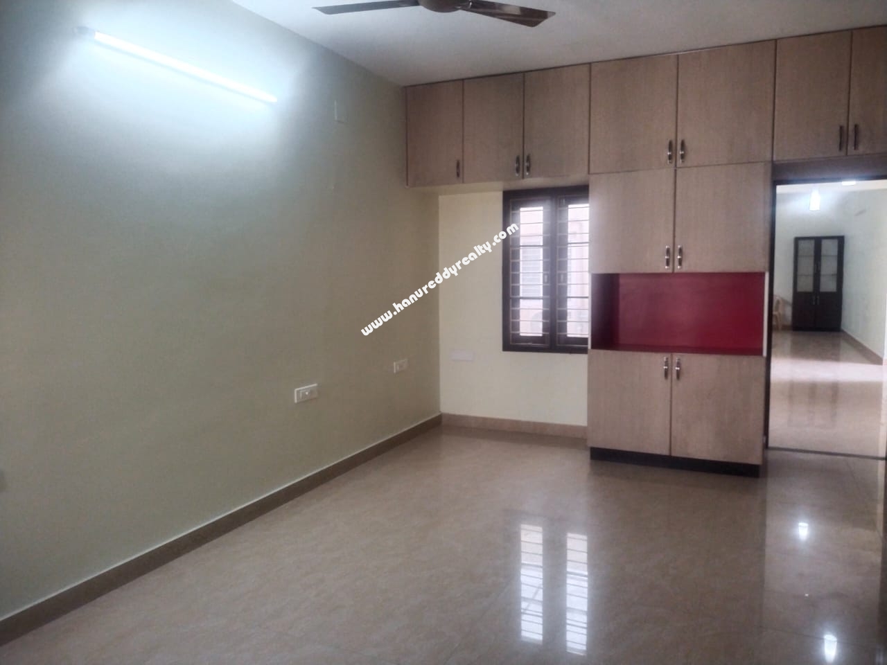 Three Bed room Apartment for resale at South Avenue Thiruvanmiyur, ChennaiChennai Hanu Reddy