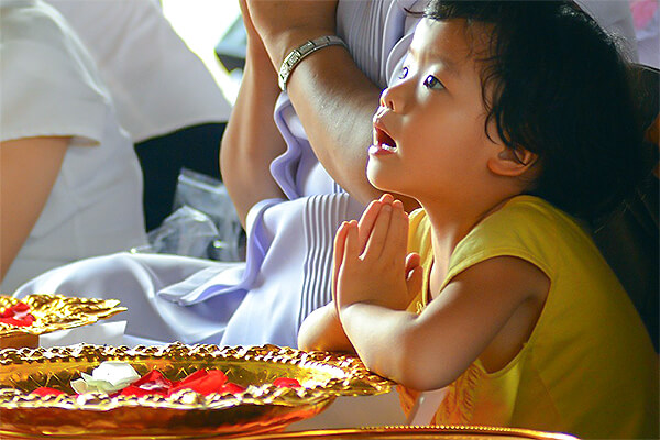 食前の（英語の）祈りで表す「いただきます」