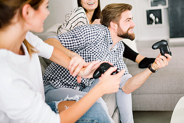 「何としてでも」や「どんな手を使っても」は英語で？