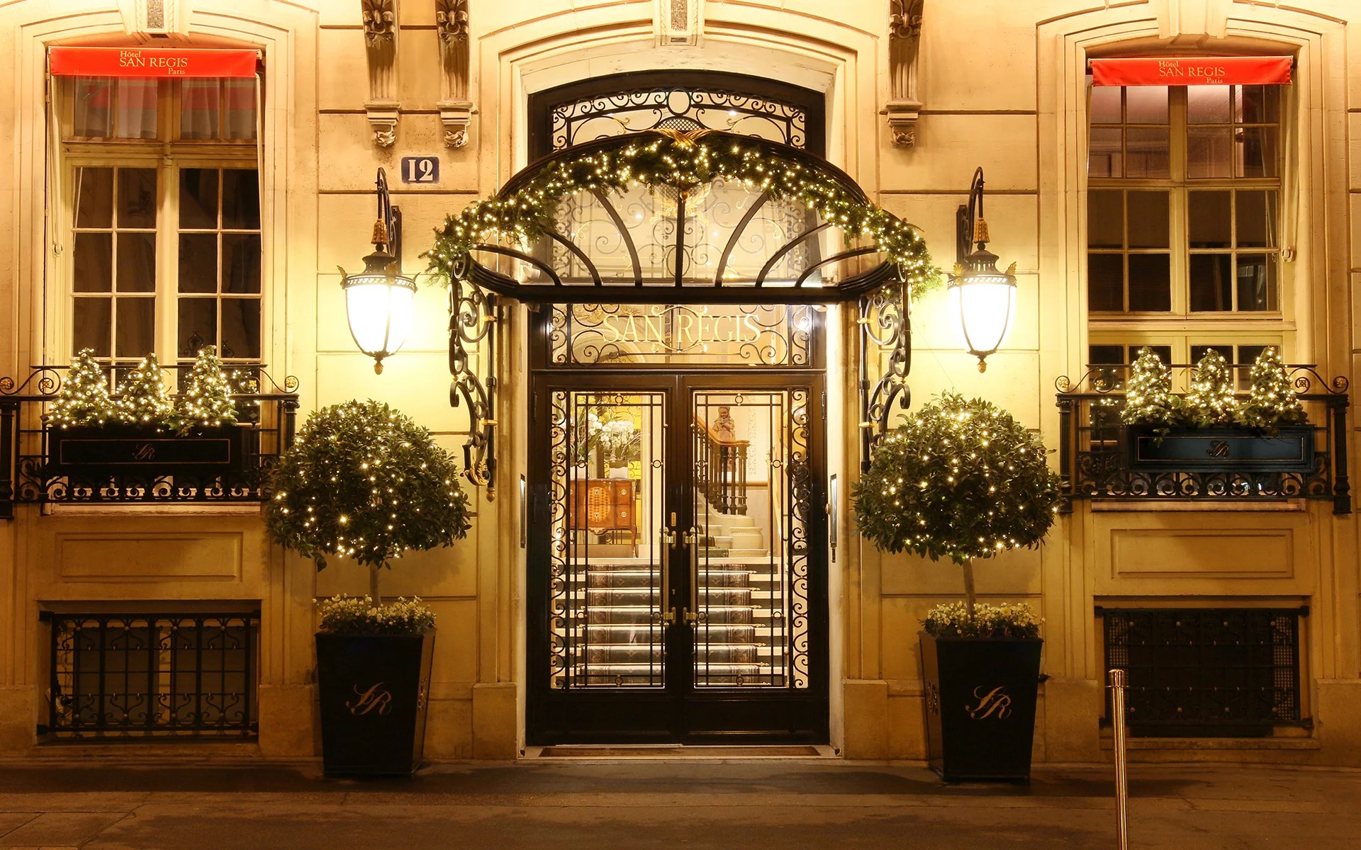 San Régis Hotels 8th arrondissement