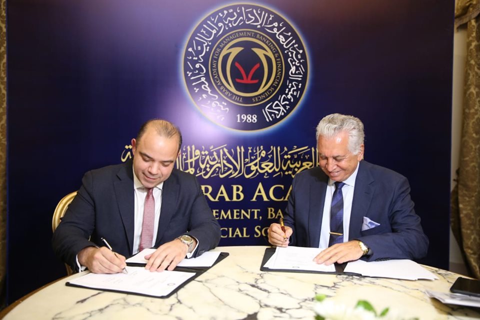 البورصة توقع مذكرة تعاون مع الأكاديمية العربية للعلوم