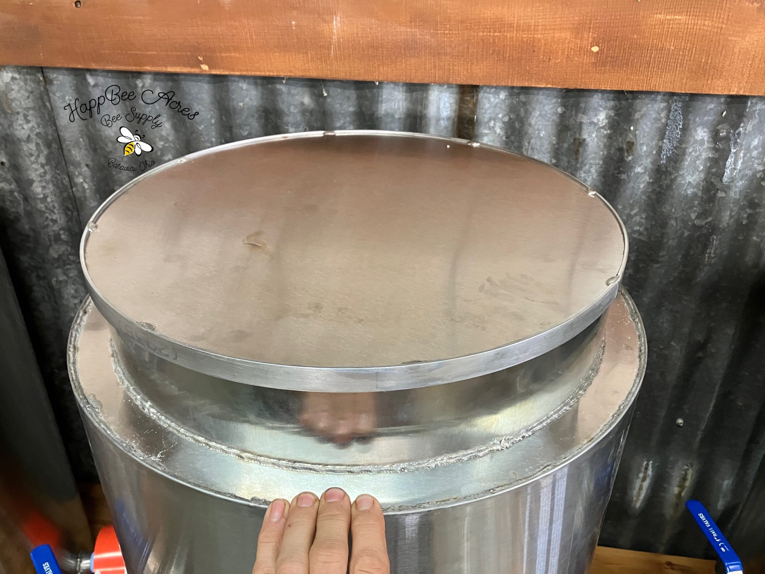 Thorne Mfg 25 Gallon Bottling/ Wax Tank HappBee Acres Bee Supply