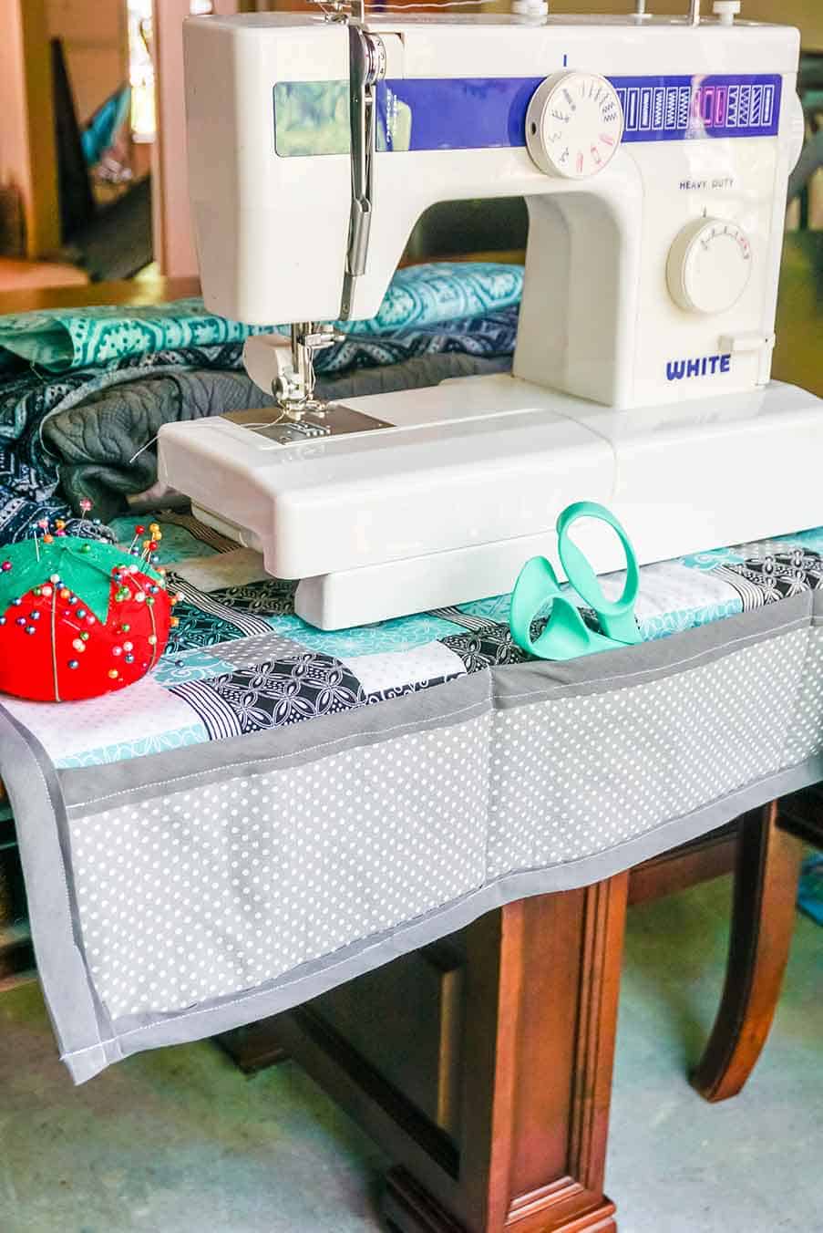 How To Make A Sewing Machine Mat With Pocket