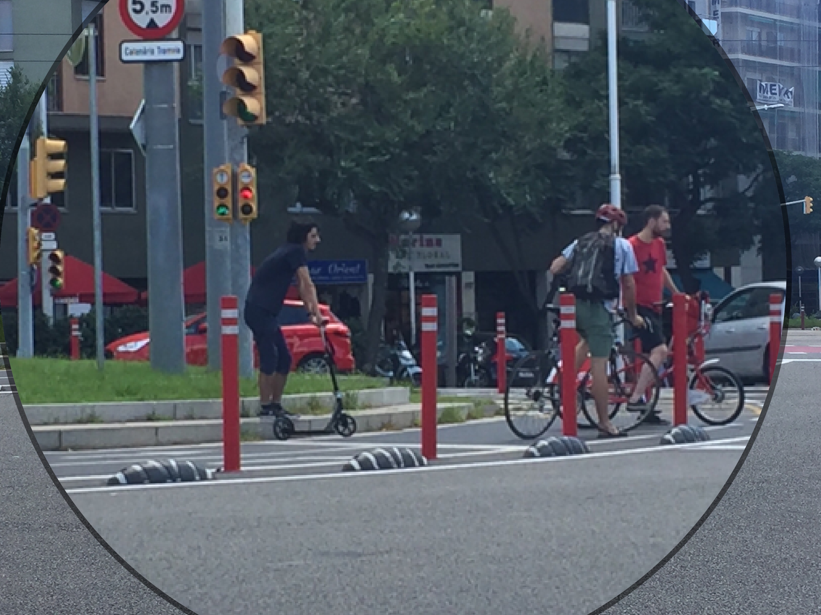 Barcelona’s HighClass Bike Lanes Happy Commutes