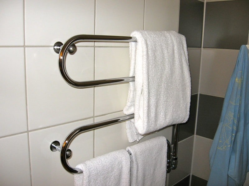 16 Towel Storage Ideas for Small Bathrooms Happy DIY Home