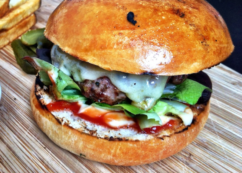 Fried egg sandwich with bacon and blue cheese recipe 186