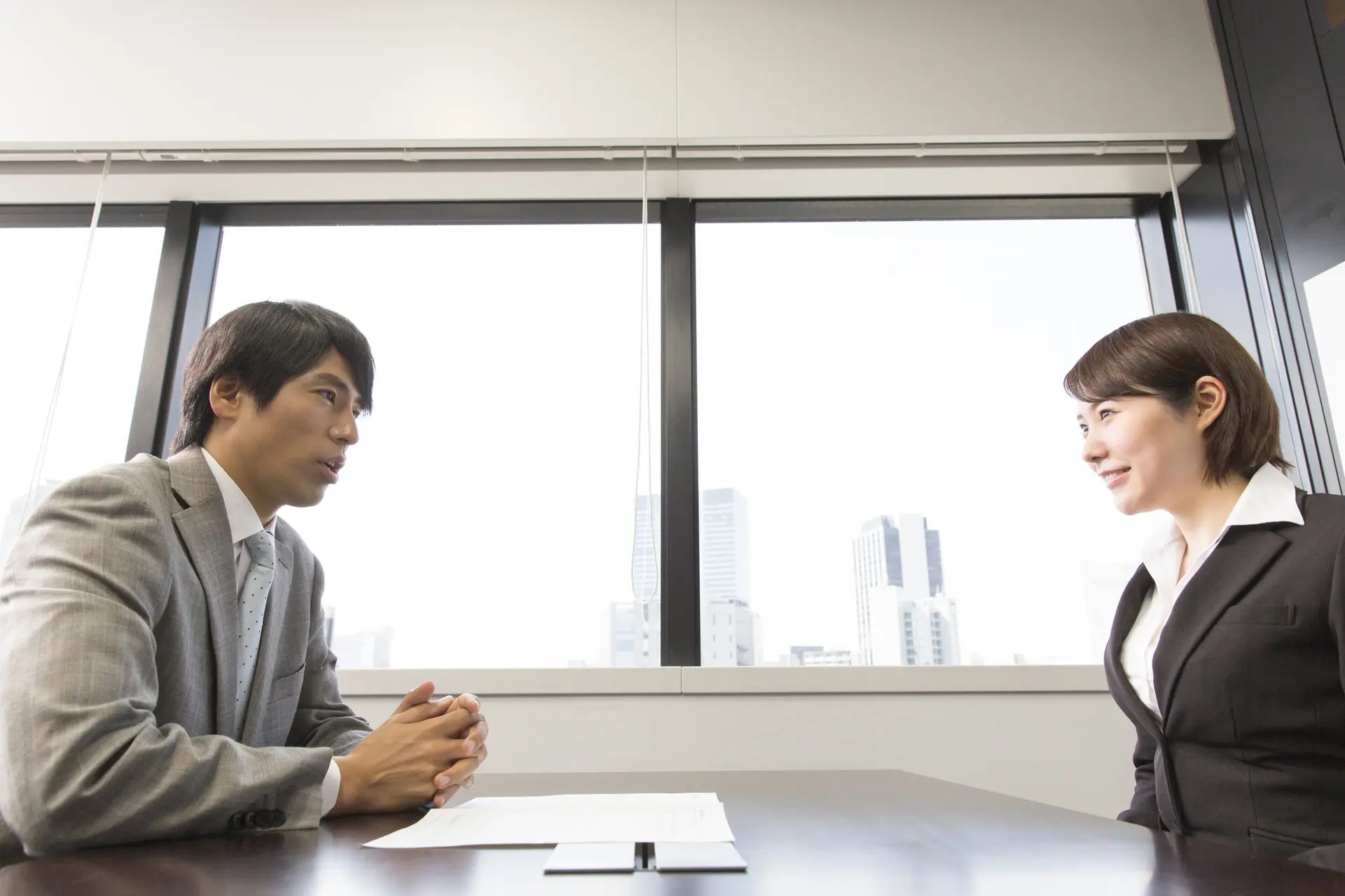 語尾をはっきり言い切るから、言葉もはっきり伝わる。 面接で好印象になる30の話し方 HAPPY LIFESTYLE