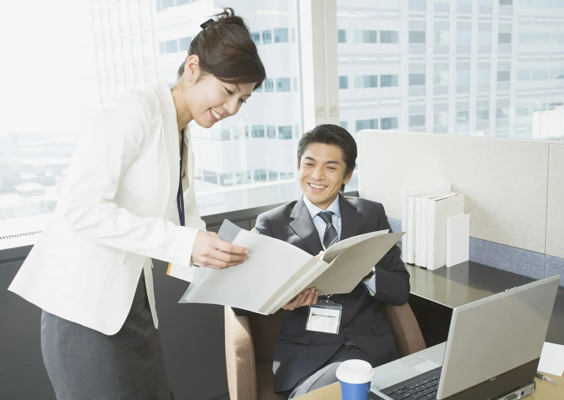仕事ができない人は、上司に聞かれてから報告・相談・連絡をする。仕事ができる人は、上司から聞かれる前に報告・相談・連絡