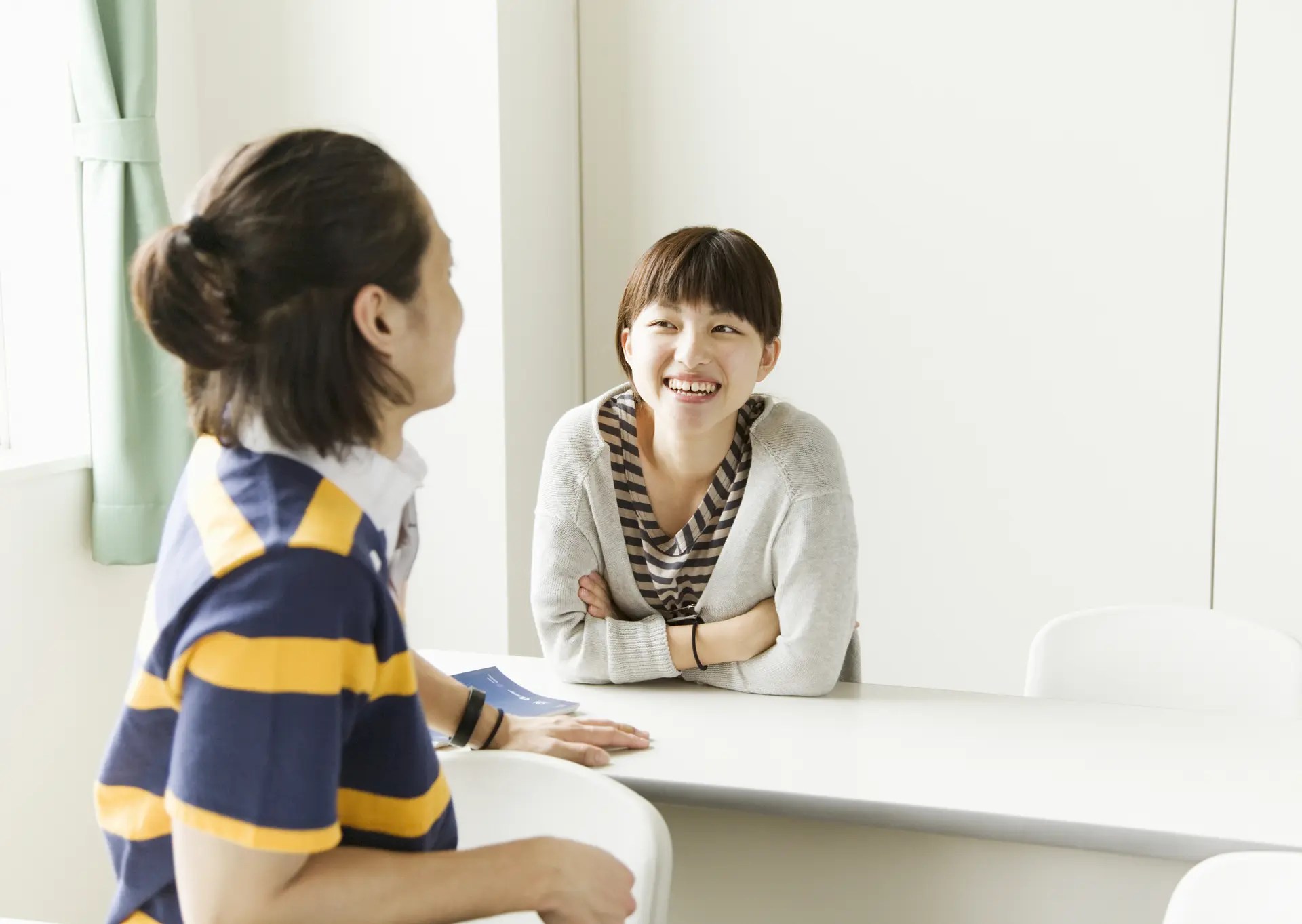 つまらない人は、返事が暗い。楽しい人は、返事が明るい。 楽しい人になる30の方法 HAPPY LIFESTYLE