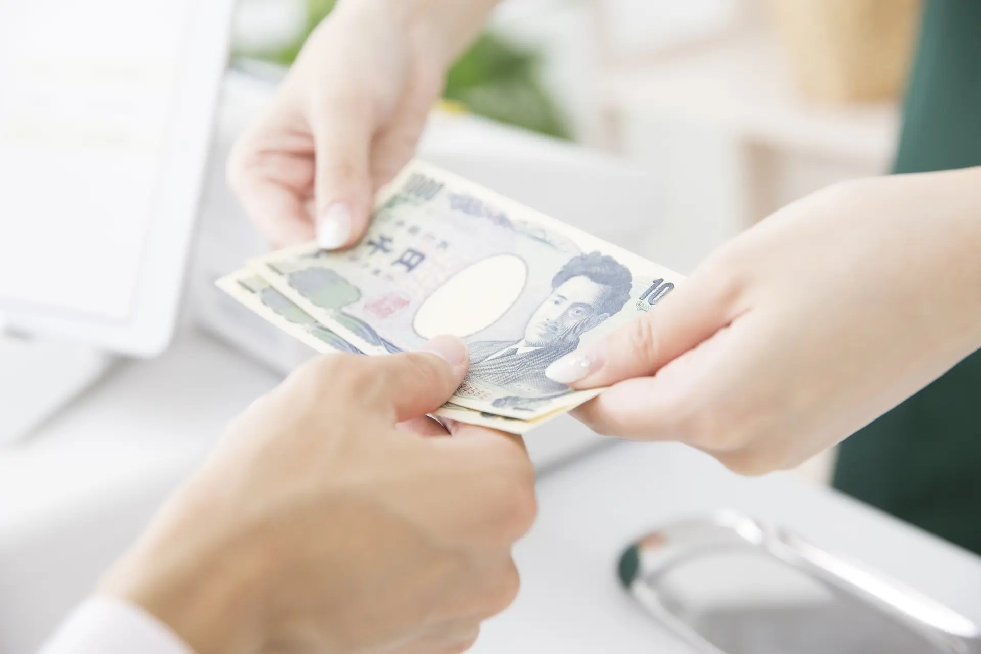 お金 を 使う 罪悪 感 スピリチュアル 丁寧なお金の受け渡しは、金銭感覚を養う基本。 強く生きる30の言葉 HAPPY LIFESTYLE