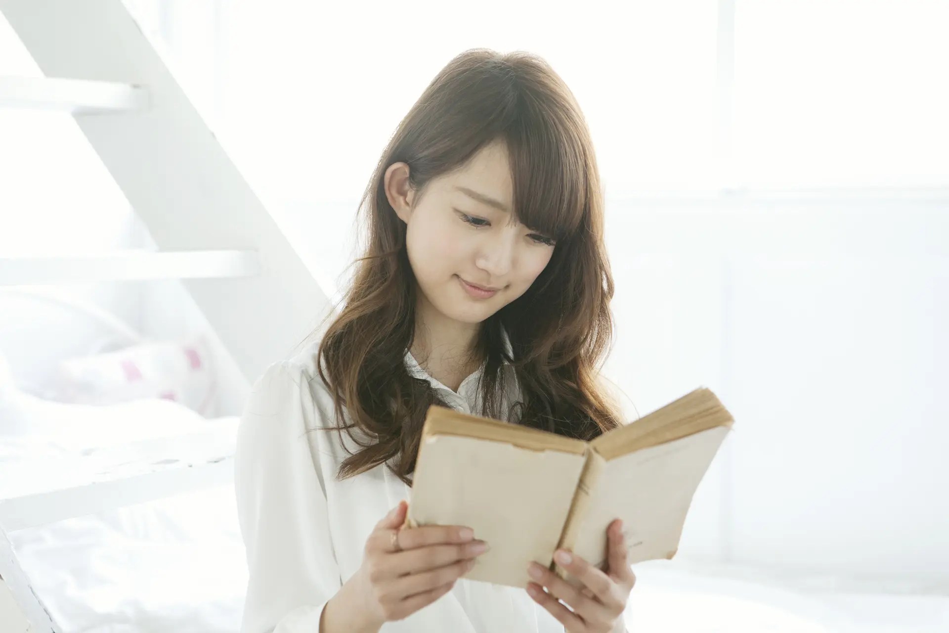 本を読むことは、先を読むことである。 頭の使い方がうまくなる30の方法 HAPPY LIFESTYLE