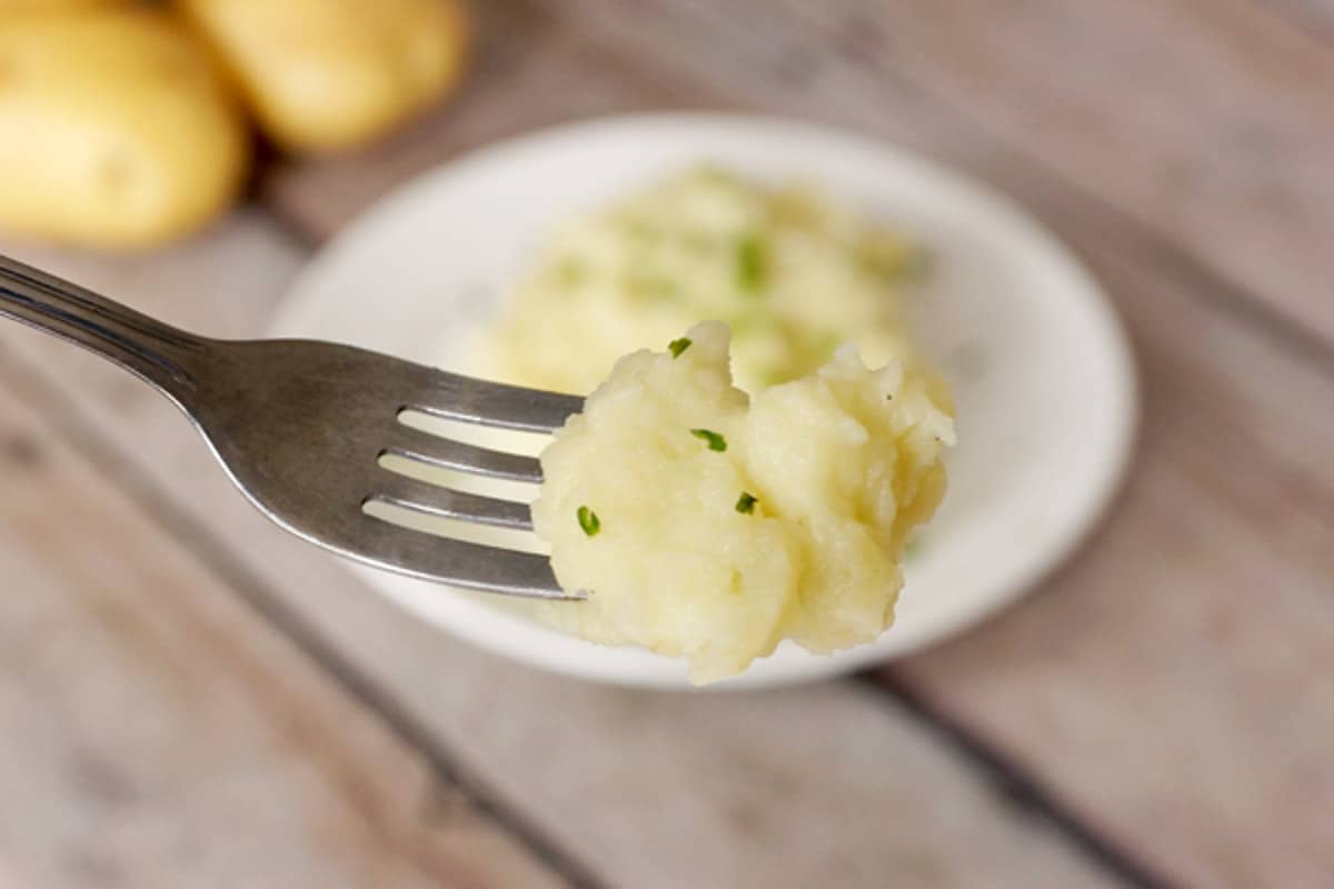 Make Ahead Mashed Potatoes (That Actually Taste Freshly Made)