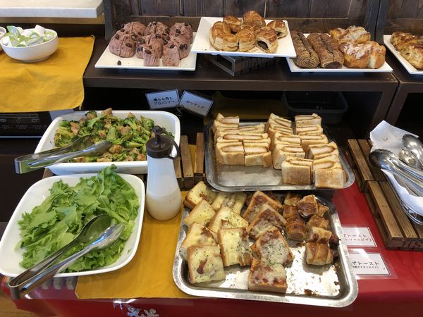 東京駅のパン食べ放題 サンドッグイン神戸屋 は並んででも食べたい はらぺこパンダの高等遊民日記