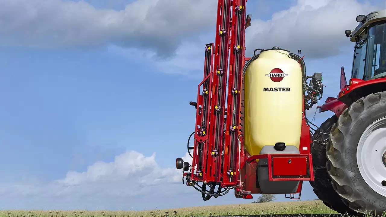 MASTER Mounted sprayer from HARDI