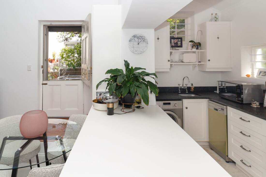 Chelsea Village cottage with tranquil garden Hardie Property