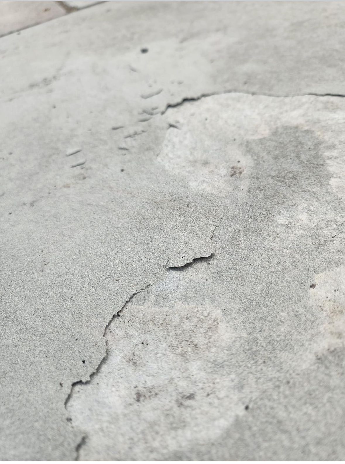 Unveiling the Truth Concrete Pavers vs. Natural Stone vs. Hardscape